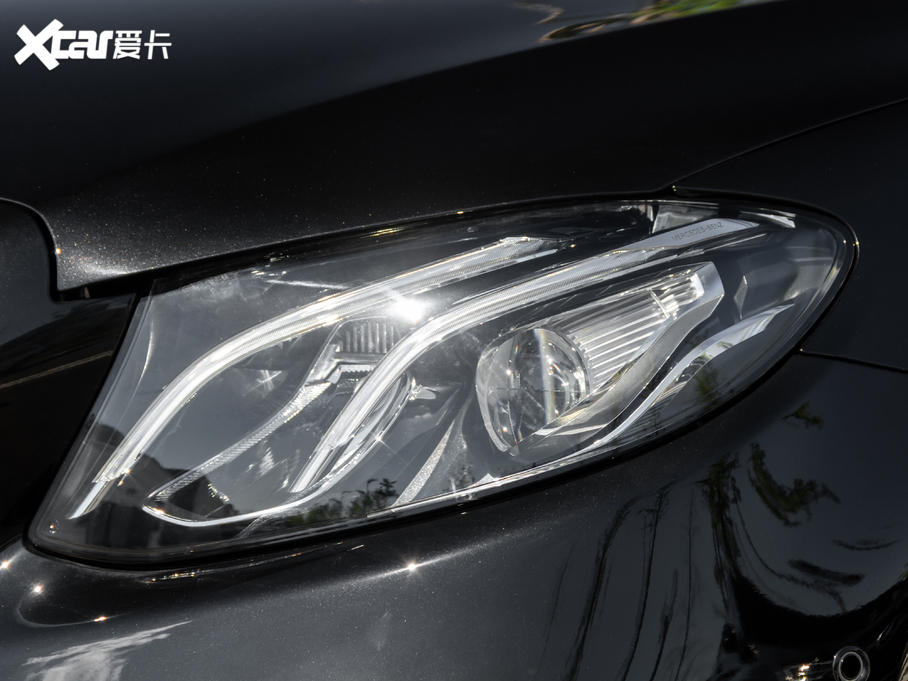 2020YE Ŀ E 260 L \