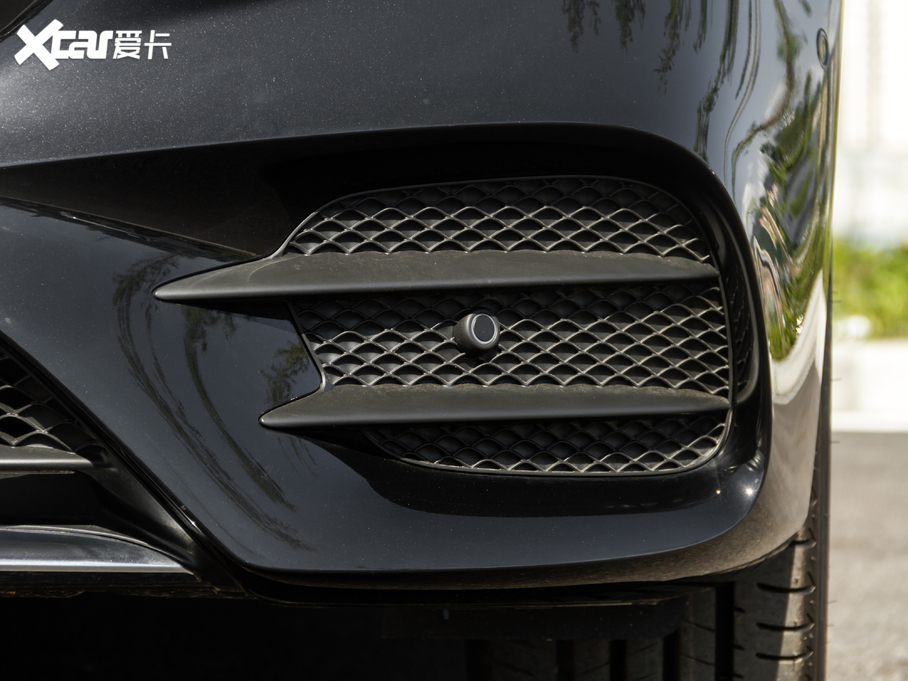 2020YE Ŀ E 260 L \