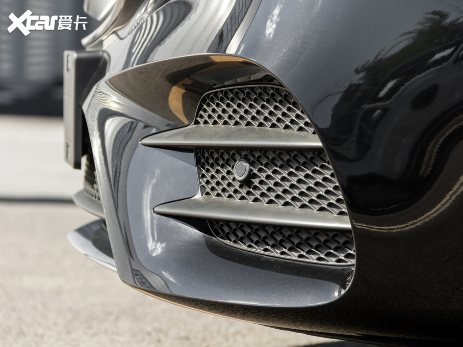 2020YE Ŀ E 260 L \