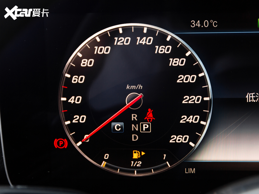 2020YE Ŀ E 260 L \