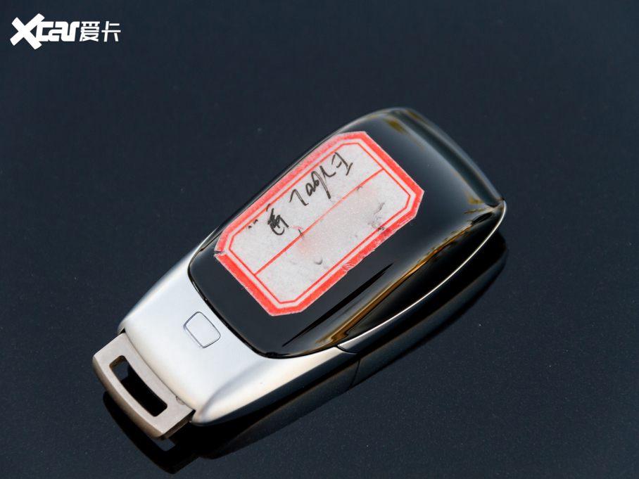 2020YE Ŀ E 260 L \