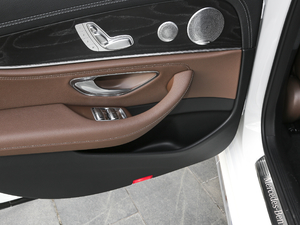 2020E 300 L \(yn)(dng)A g