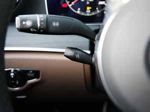 2020E 300 L \ӺA п؅^