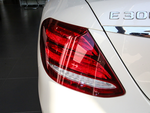 2020E 300 L A (x)(ji)^