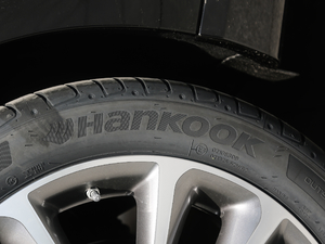 2020Ŀ E 260 L ݆̥Ʒ