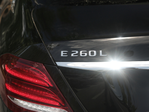 2020Ŀ E 260 L ^