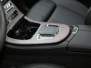 2020Ŀ E 260 L п؅^