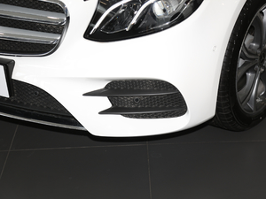 2020Ŀ E 300 L r (ji)^