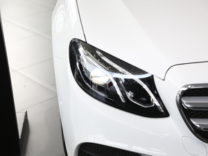 2020Ŀ E 300 L r (ji)^