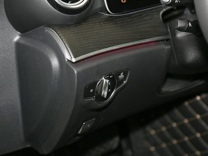 2020Ŀ E 300 L r п؅^