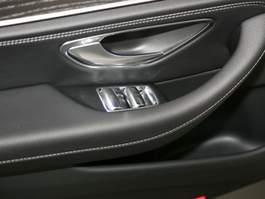 2020Ŀ E 300 L r п؅^