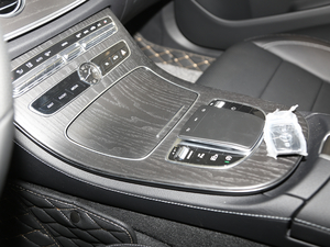 2020Ŀ E 300 L r п؅^