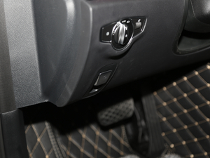 2020Ŀ E 300 L r п؅^