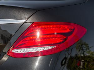 2020Ŀ E 260 L \ (ji)^