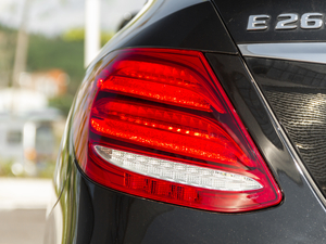 2020Ŀ E 260 L \ (ji)^