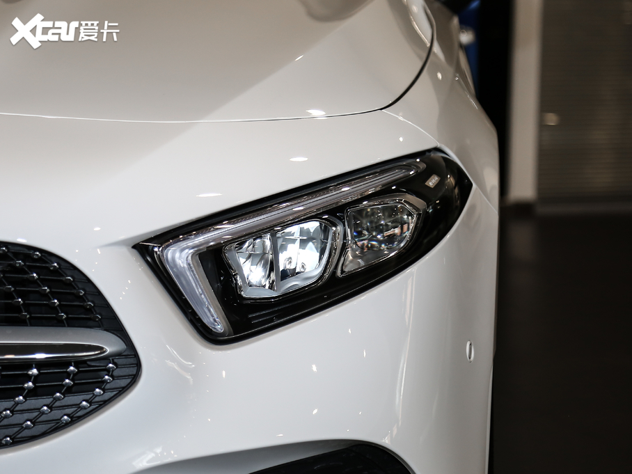 2020YA A 200 L \I܇