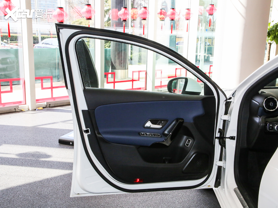 2020YA A 180 L \I܇