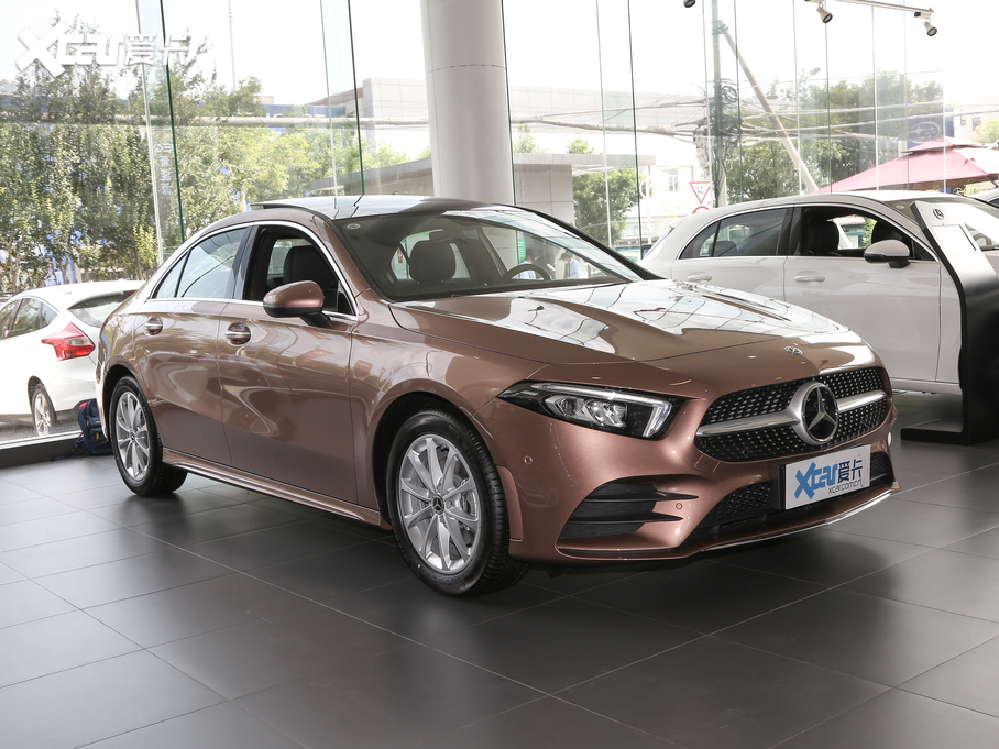 2020YA Ŀ A 200 L \I܇r