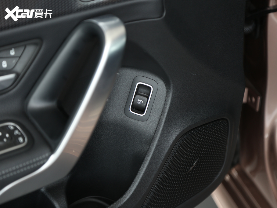 2020YA Ŀ A 200 L \I܇r