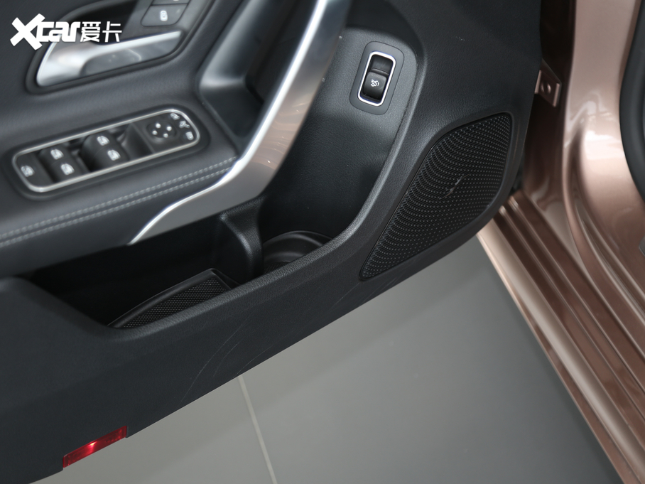 2020YA Ŀ A 200 L \I܇r