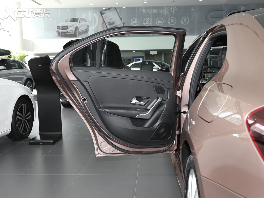 2020YA Ŀ A 200 L \I܇r