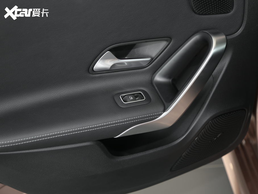 2020YA Ŀ A 200 L \I܇r