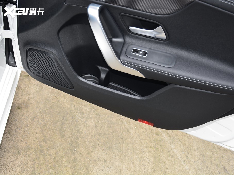 2020YA Ŀ A 200 L \I܇r