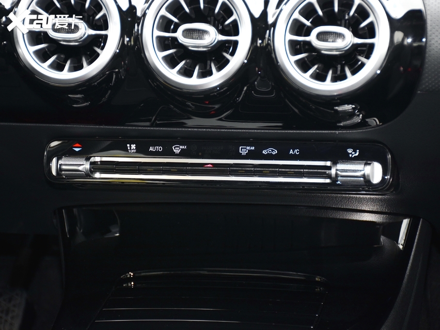 2020YA Ŀ A 200 L \I܇r