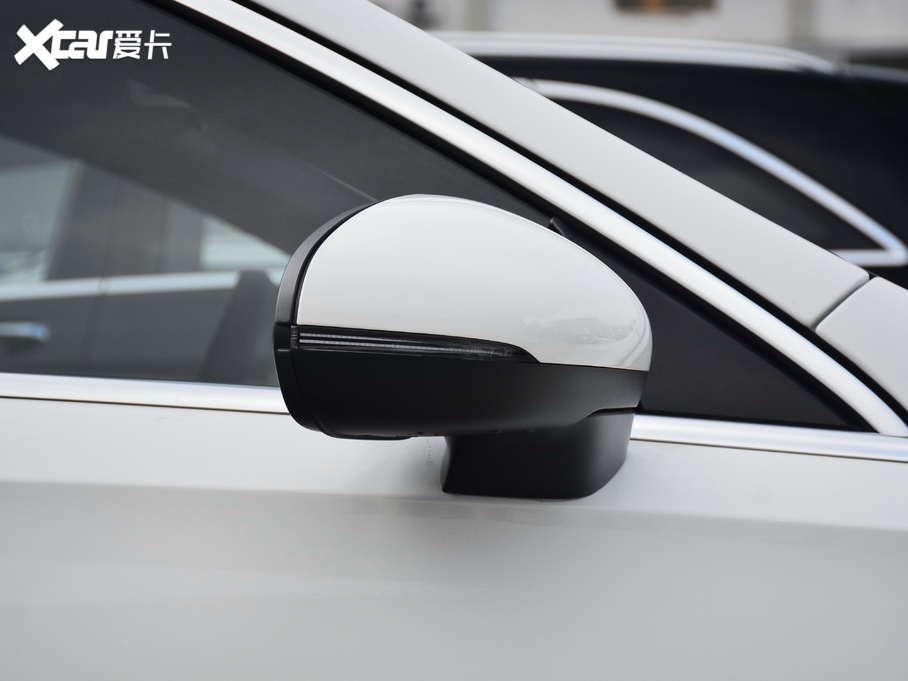 2020YA Ŀ A 200 L \I܇r