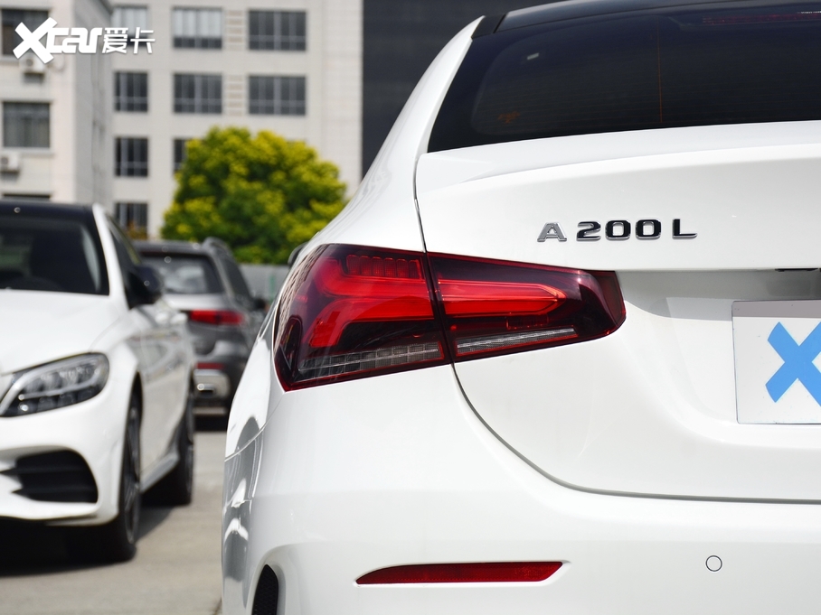 2020YA Ŀ A 200 L \I܇r