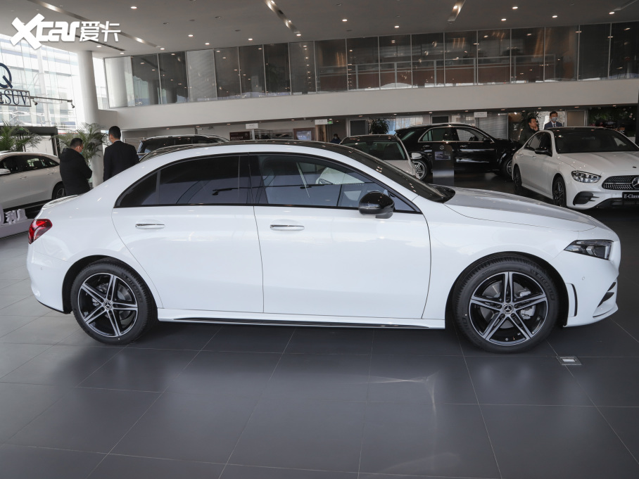 2020YA Ŀ A 220 L 4MATIC \I܇