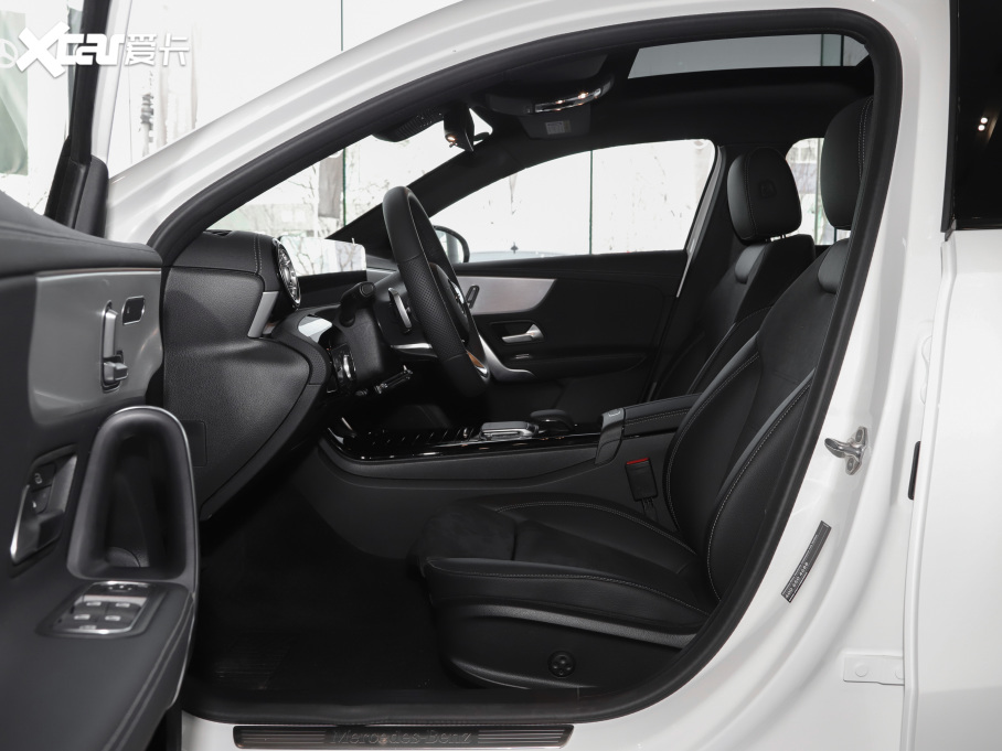 2020YA Ŀ A 220 L 4MATIC \I܇