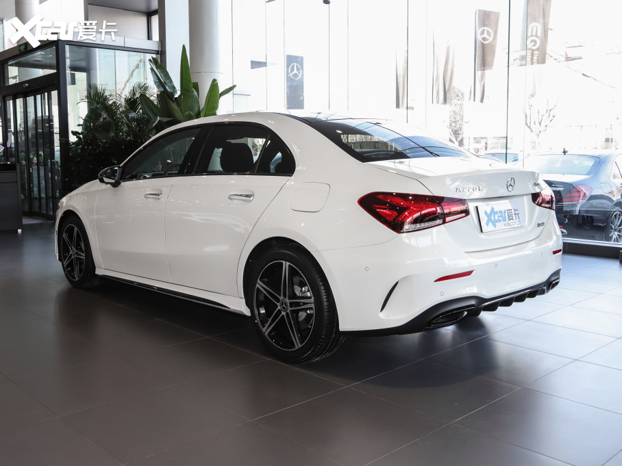 2020YA Ŀ A 220 L 4MATIC \I܇