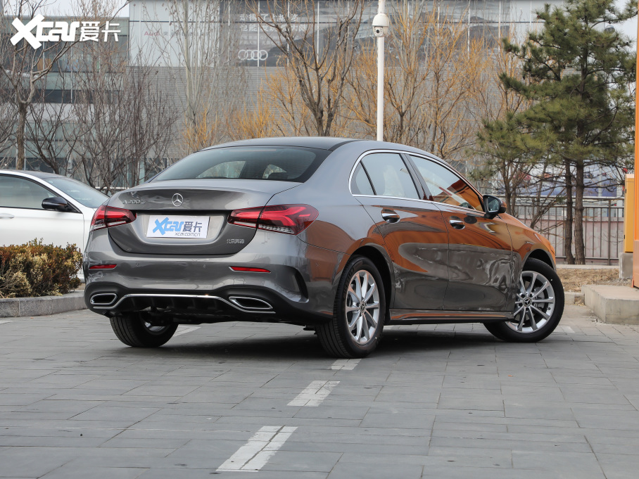 2021YA A 200 L \I܇r