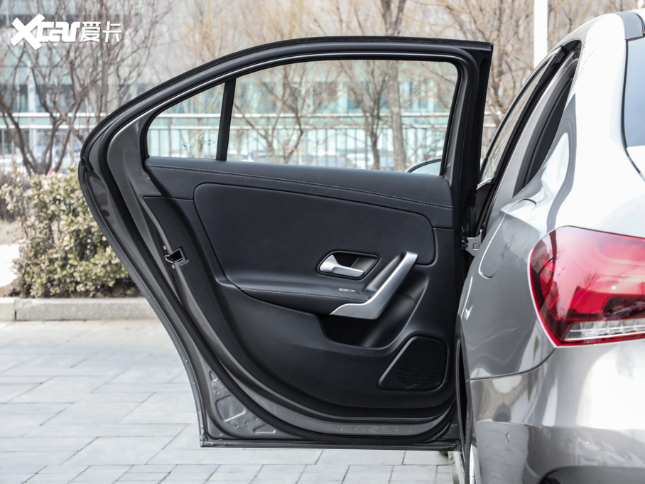 2021YA A 200 L \I܇r