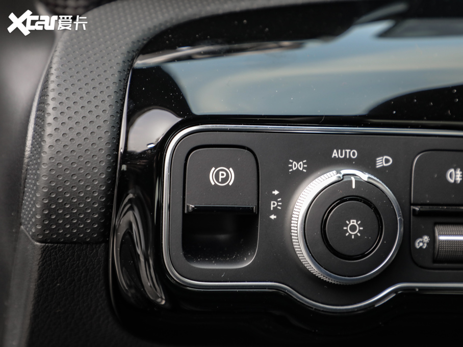 2021YA A 200 L \I܇r