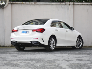 2020款改款 A 200 L 运动轿车时尚型 整体外观