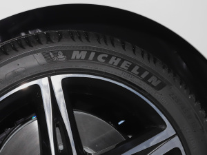 2020Ŀ A 220 L 4MATIC \I܇ ^