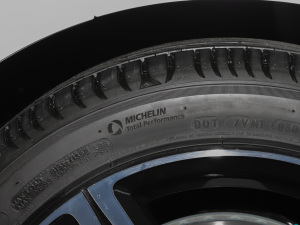 2020Ŀ A 220 L 4MATIC \I܇ ^