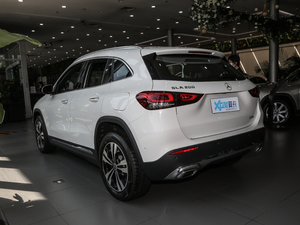 2020款GLA 200 左后45度