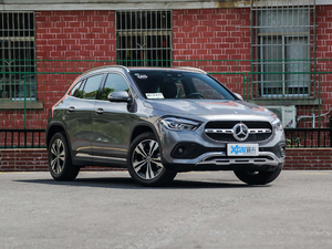 2020GLA 200 w^