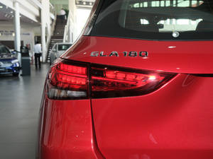 2020GLA 180 ^