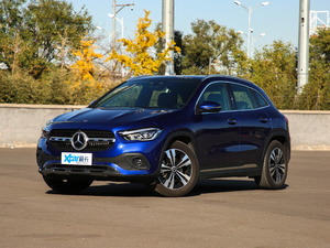 2020GLA 200 w^