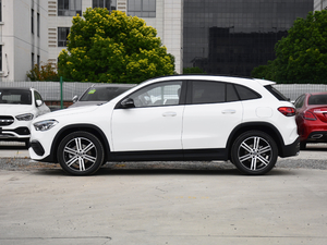 2020款GLA 200 4MATIC 正侧（左）