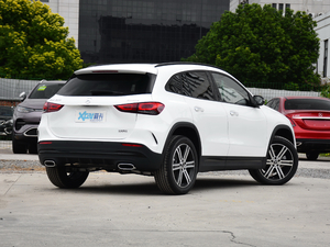 2020GLA 200 4MATIC w^