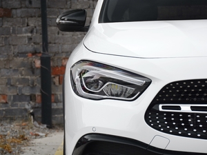 2020GLA 200 4MATIC ^