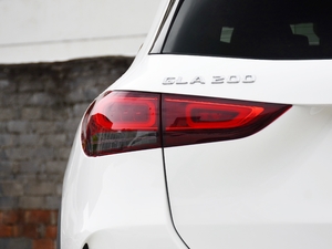 2020GLA 200 4MATIC ^