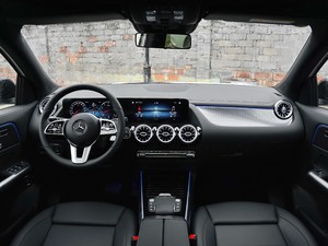 2020款GLA 200 4MATIC 内饰全景