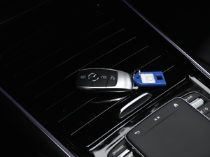2020款GLA 200 4MATIC 车钥匙