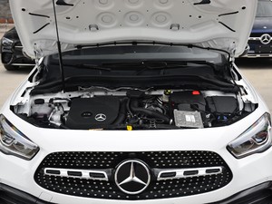 2020款GLA 200 4MATIC 发动机